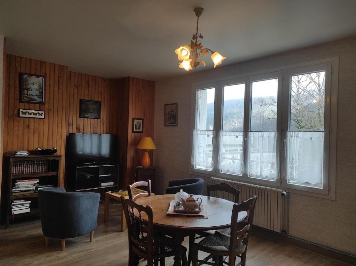 La Lisiere Appartement 2 Chambres Revin  Eksteriør billede